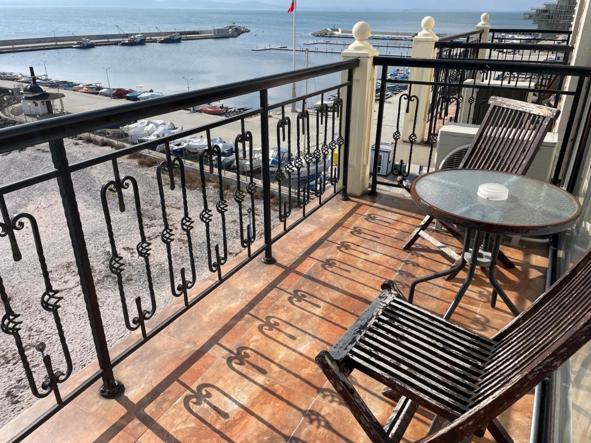 At The American'S Hotel Pomorie Exteriör bild