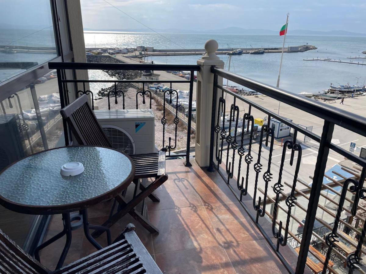 At The American'S Hotel Pomorie Exteriör bild