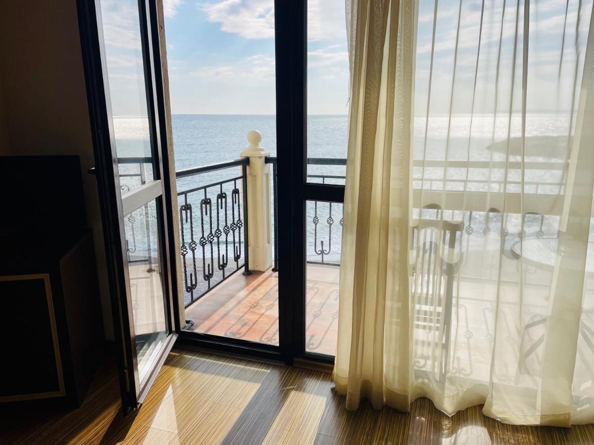 At The American'S Hotel Pomorie Exteriör bild