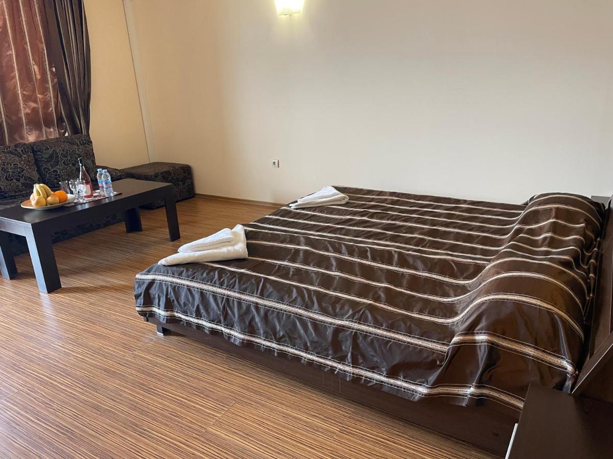 At The American'S Hotel Pomorie Exteriör bild