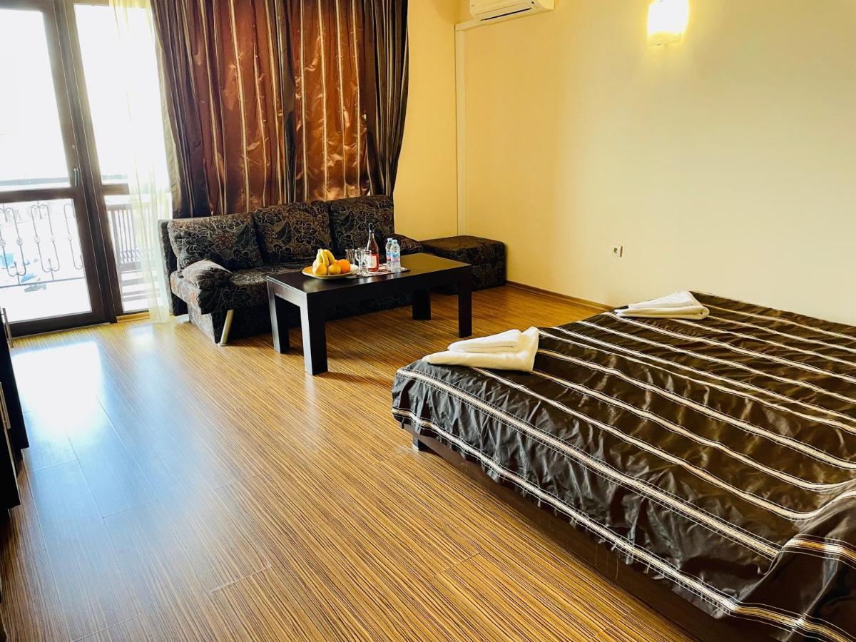 At The American'S Hotel Pomorie Exteriör bild