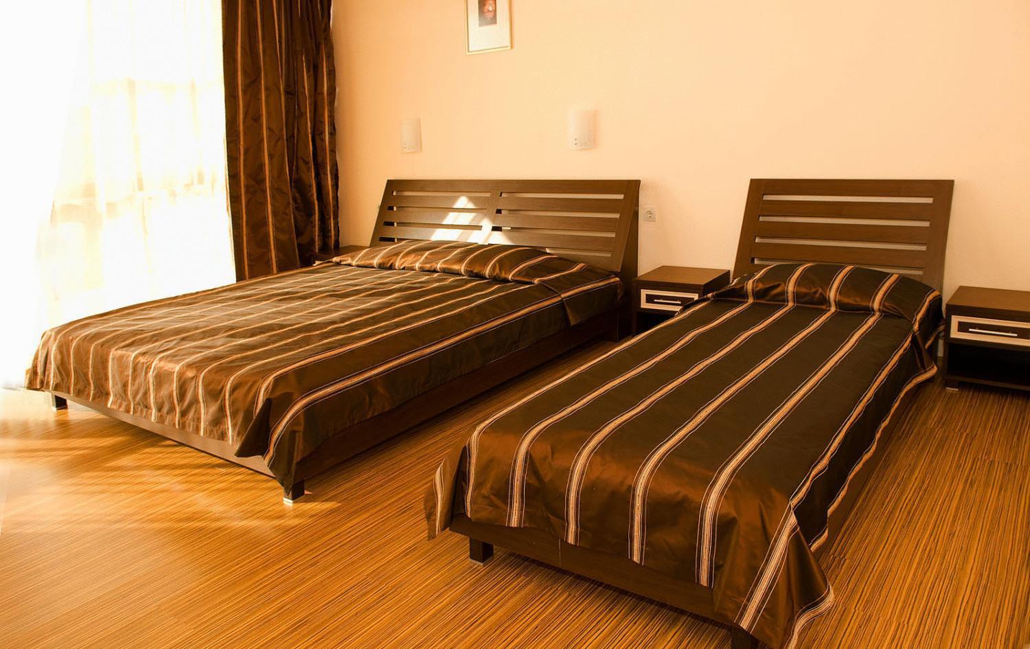 At The American'S Hotel Pomorie Exteriör bild