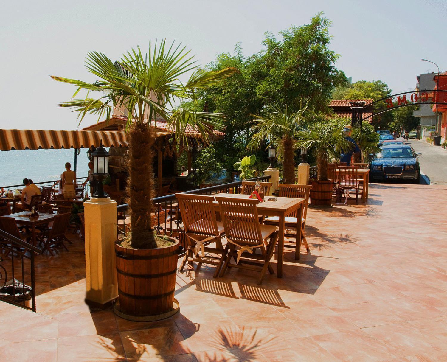 At The American'S Hotel Pomorie Exteriör bild